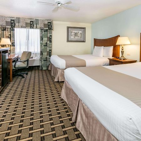 Baymont By Wyndham Arlington At Six Flags Dr Hotel Exterior photo