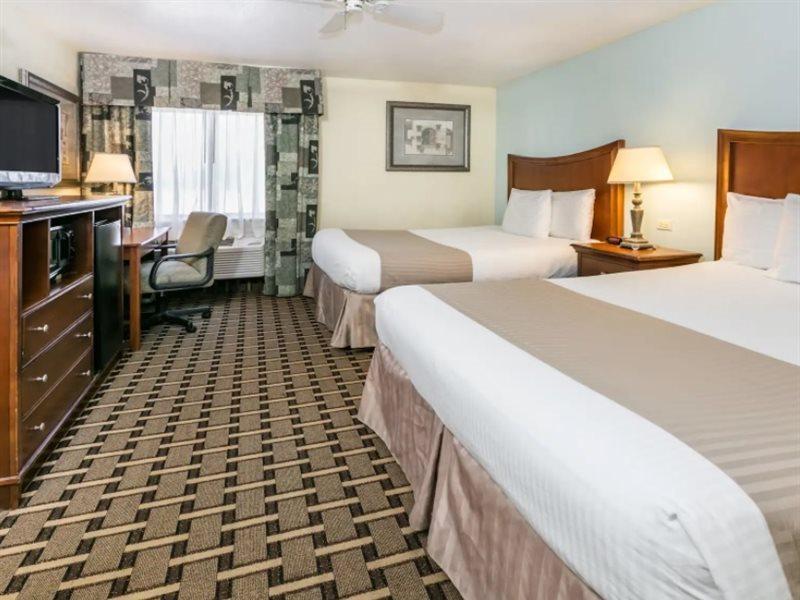 Baymont By Wyndham Arlington At Six Flags Dr Hotel Exterior photo