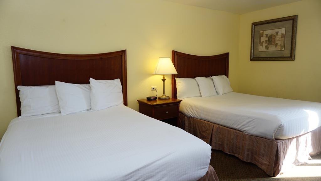 Baymont By Wyndham Arlington At Six Flags Dr Hotel Exterior photo